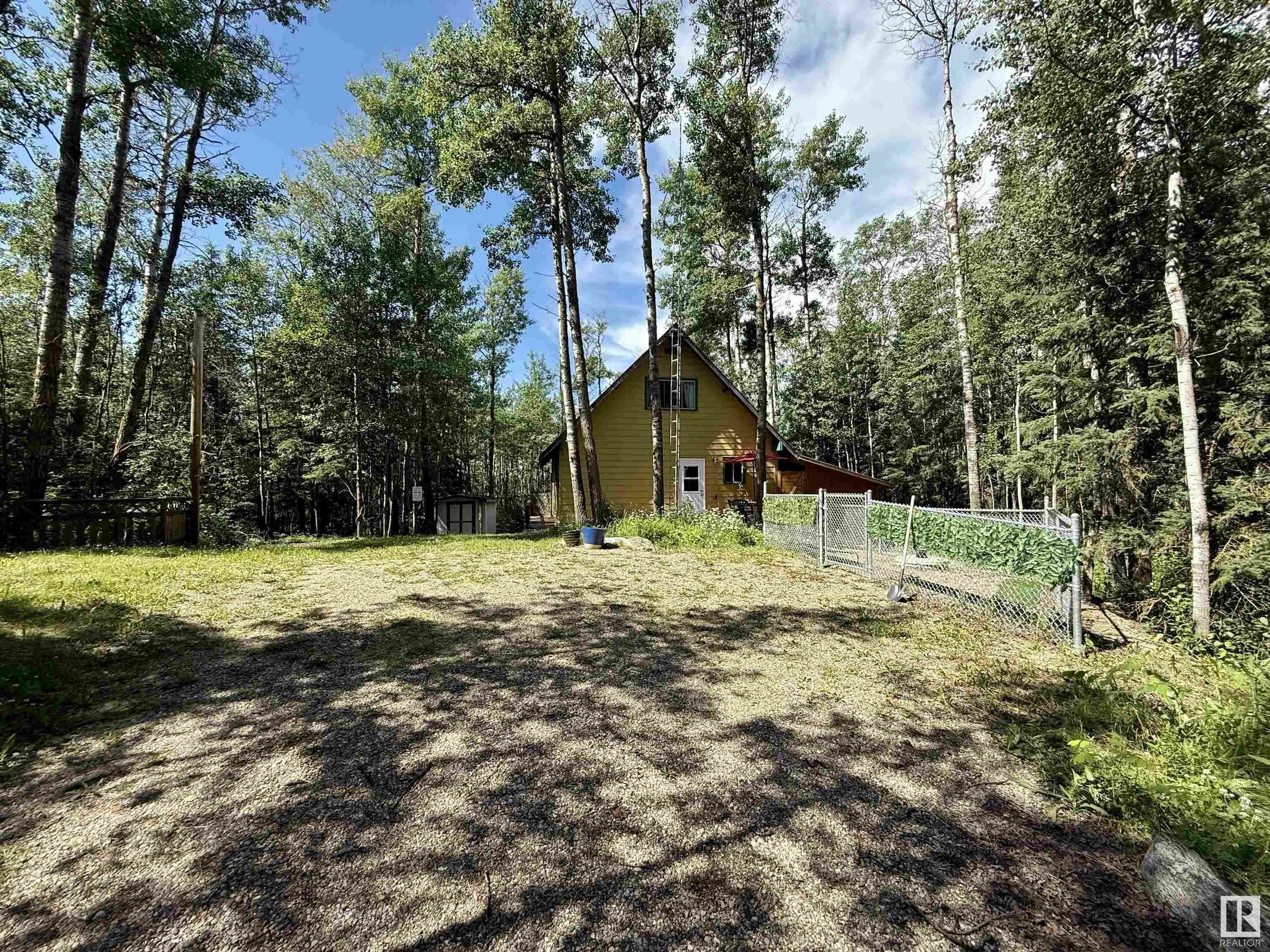 Photo de la propriété: 111 9432 Twp Rd 560 AB T0A 3A0