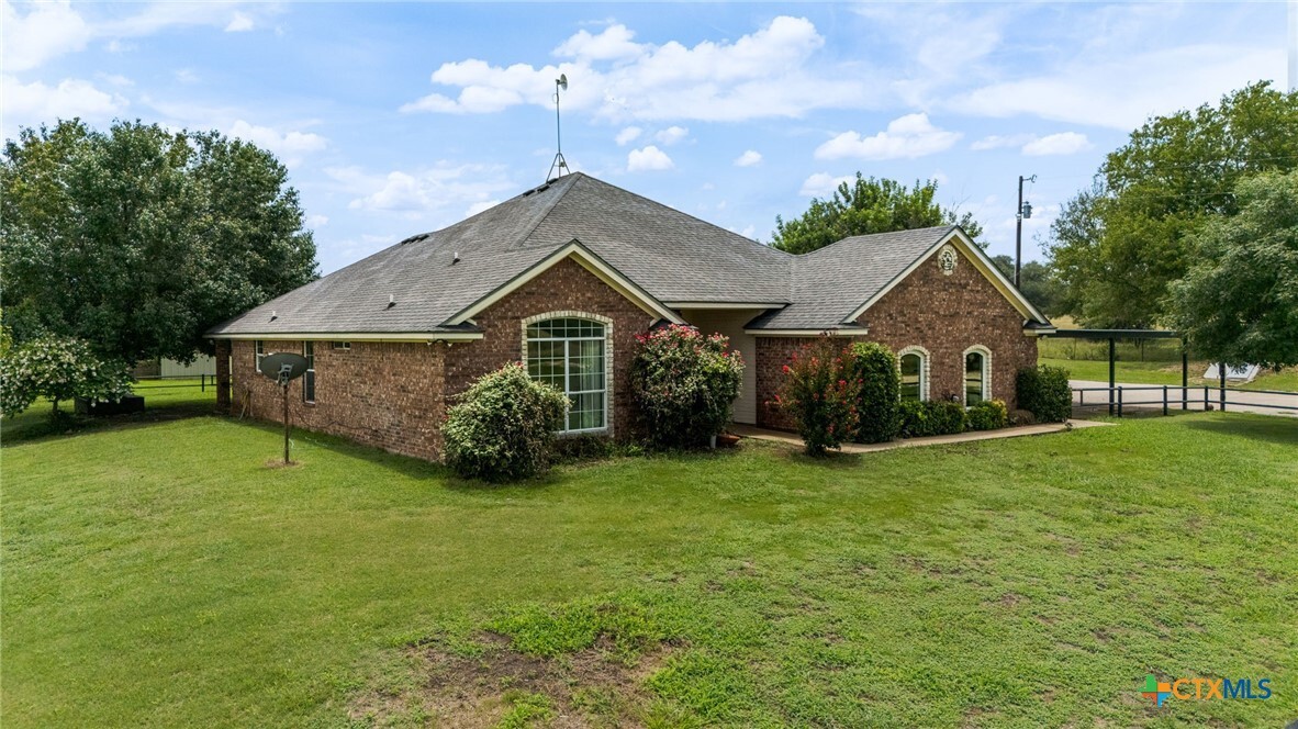 Property Photo: 1620 Fm 107 TX 76528
