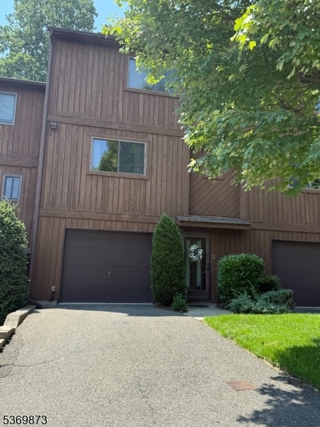 Property Photo: 9 Regal Ct NJ 07506