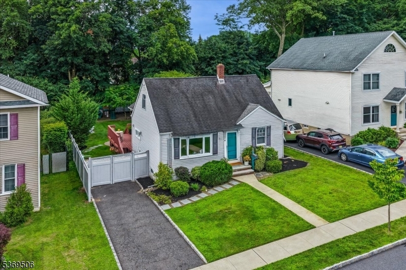 41 Lynwood Rd  Verona Twp. NJ 07044 photo