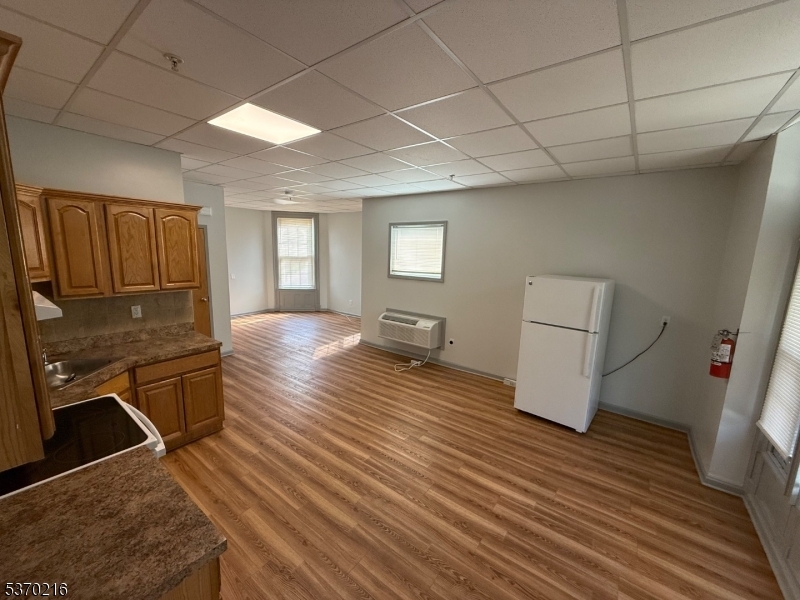 Property Photo: 96 W Grand St 8 NJ 07202