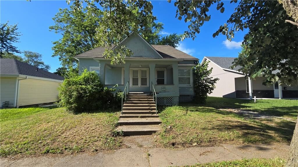 Property Photo:  332 High Street  MO 64429 