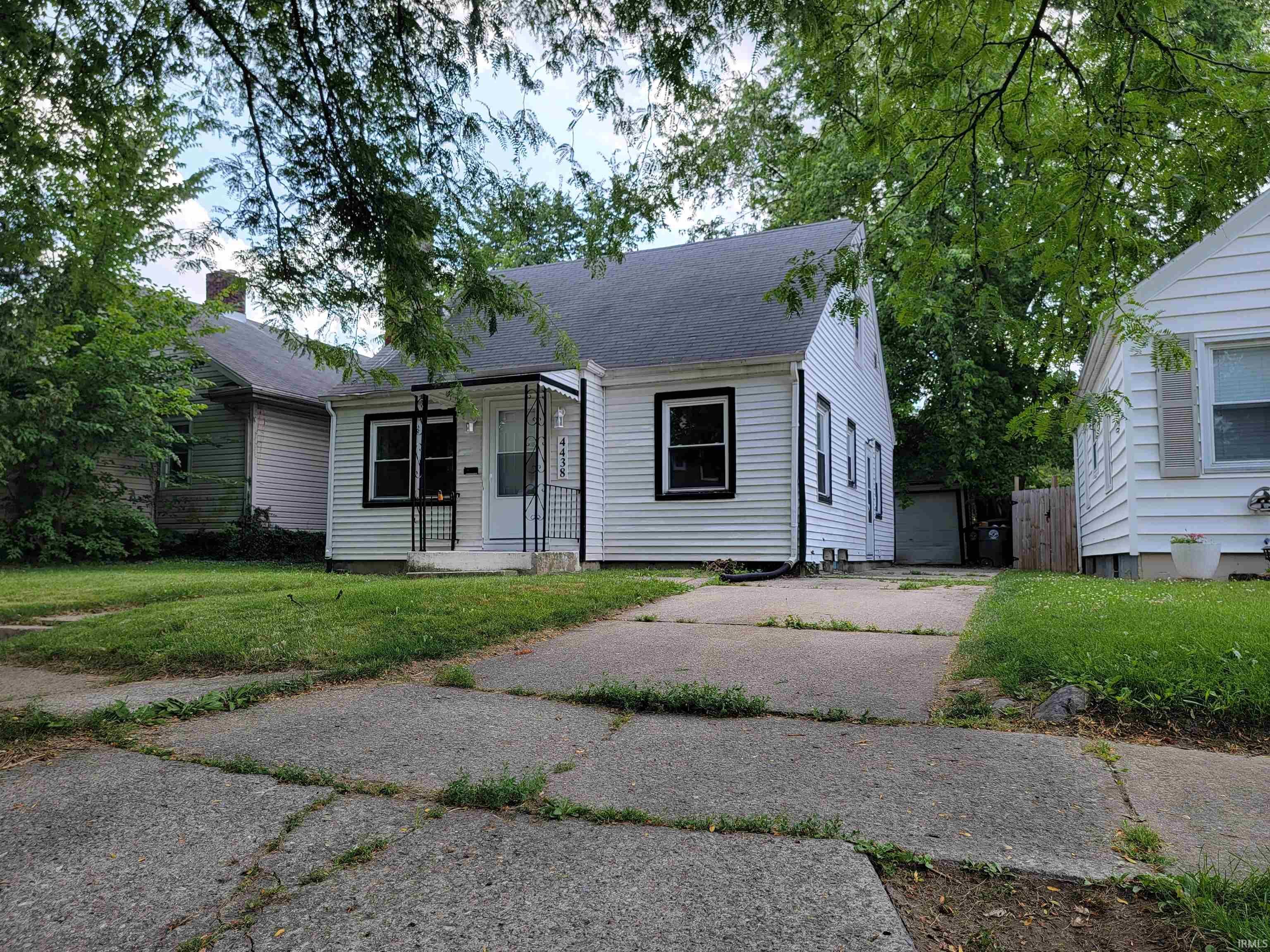 Property Photo: 4438 Wilmette Street IN 46806-4663