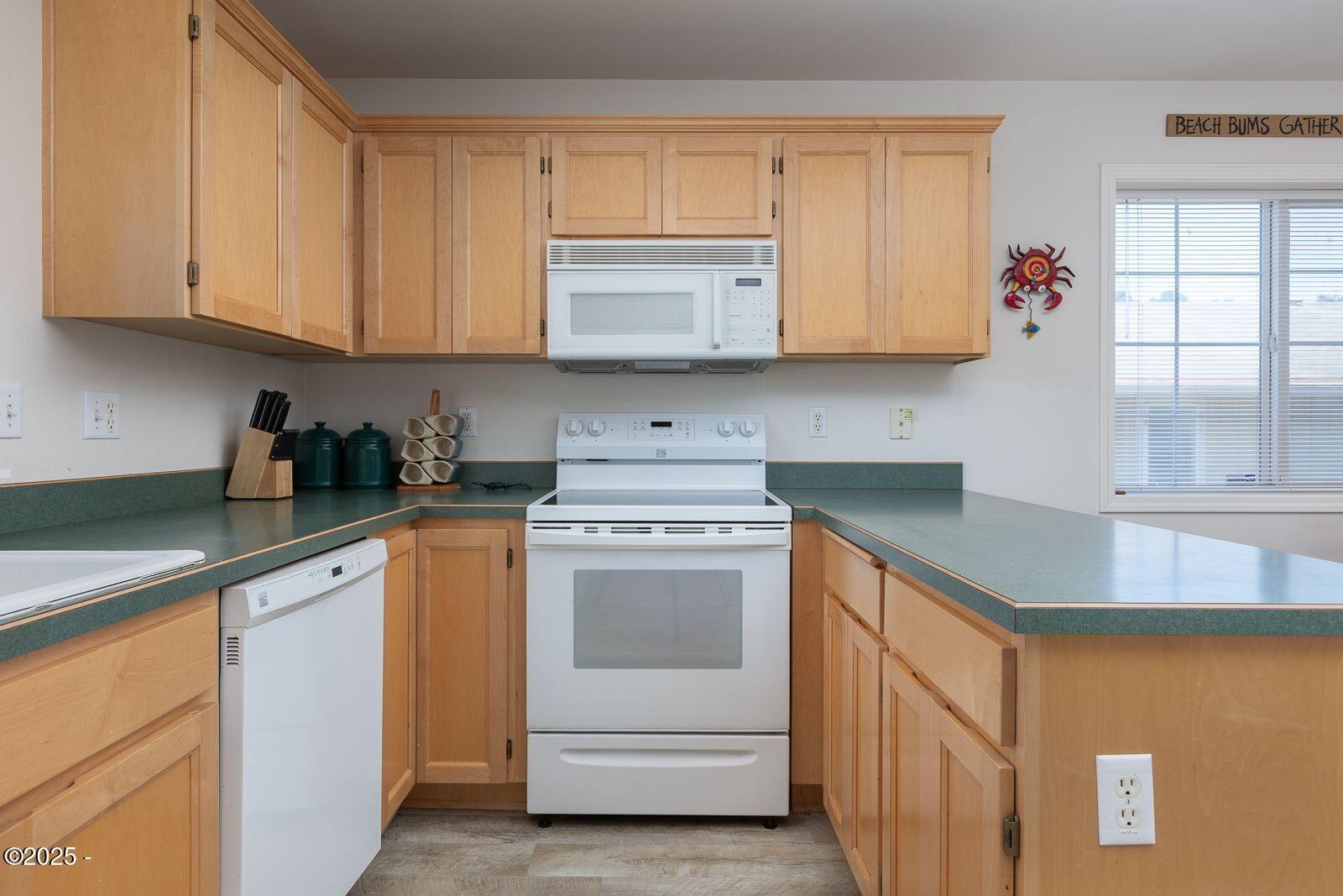 Property Photo:  2716 NW Jetty Avenue  OR 97367 