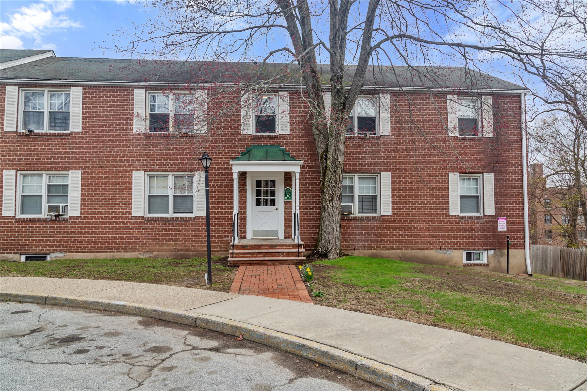 Property Photo:  101 Carpenter Avenue E11  NY 10549 