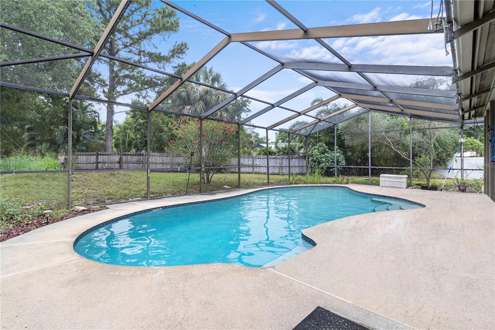 Property Photo: 416 Haverlake Circle FL 32712