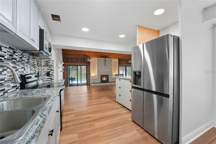 Property Photo: 416 Haverlake Circle FL 32712