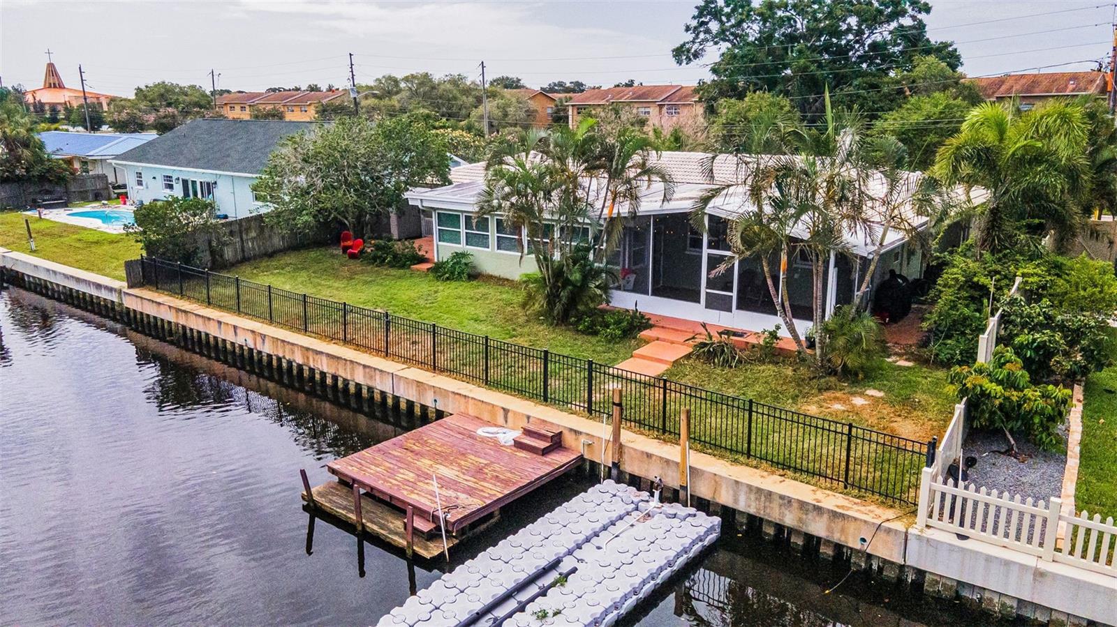 Property Photo: 201 78th Avenue N FL 33702