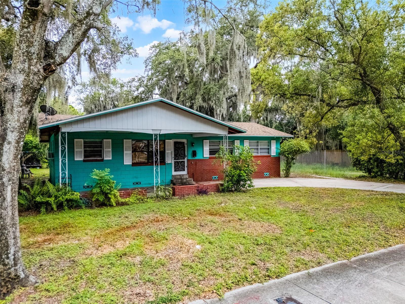 Property Photo: 770 W Webster Avenue FL 32789