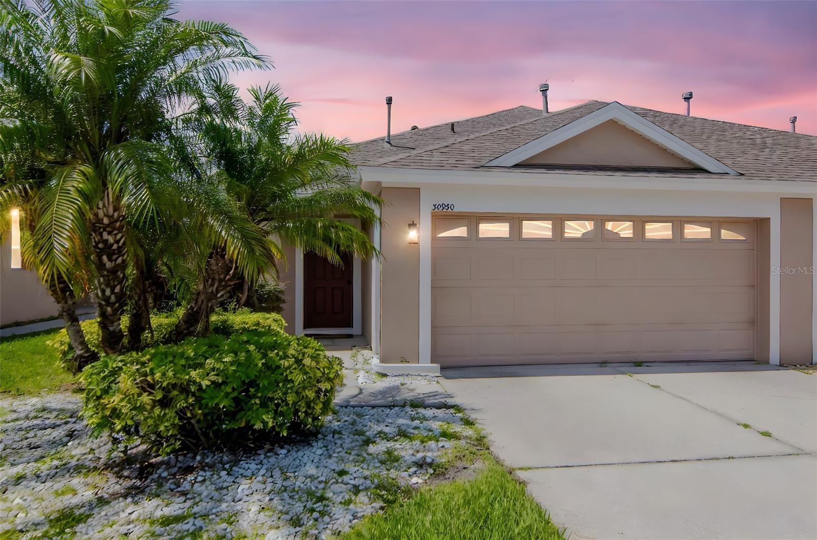 Property Photo: 30930 Whitlock Drive FL 33543