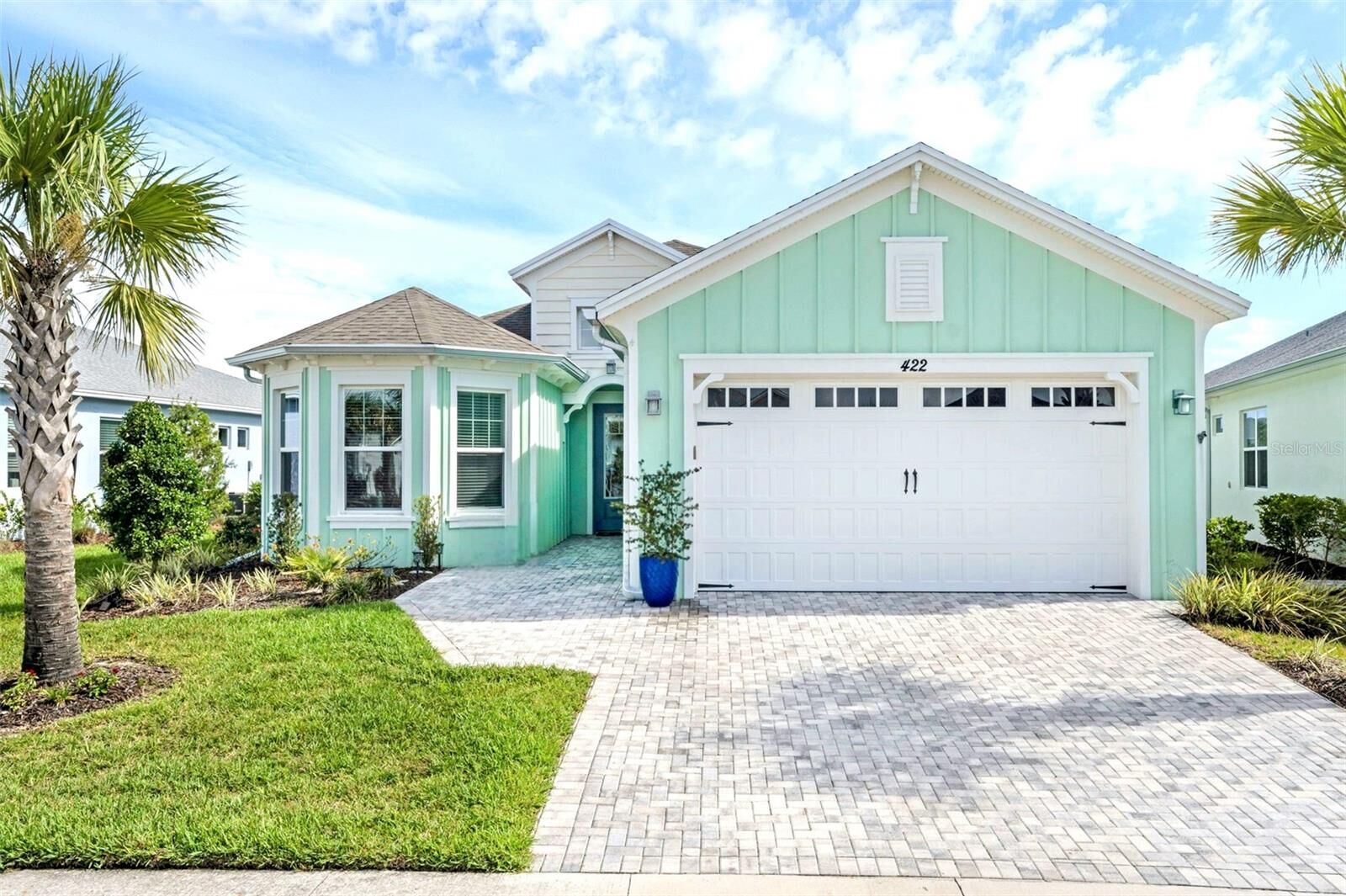 Property Photo: 422 Good Life Way FL 32124