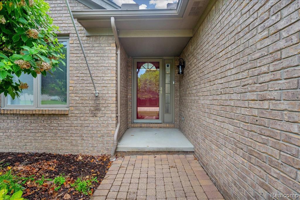 32529 Pine Ridge Drive  Warren MI 48093 1060 photo