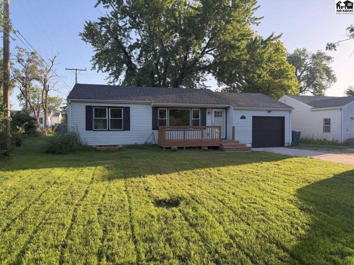 Property Photo: 1114 W 17th Ave KS 67501