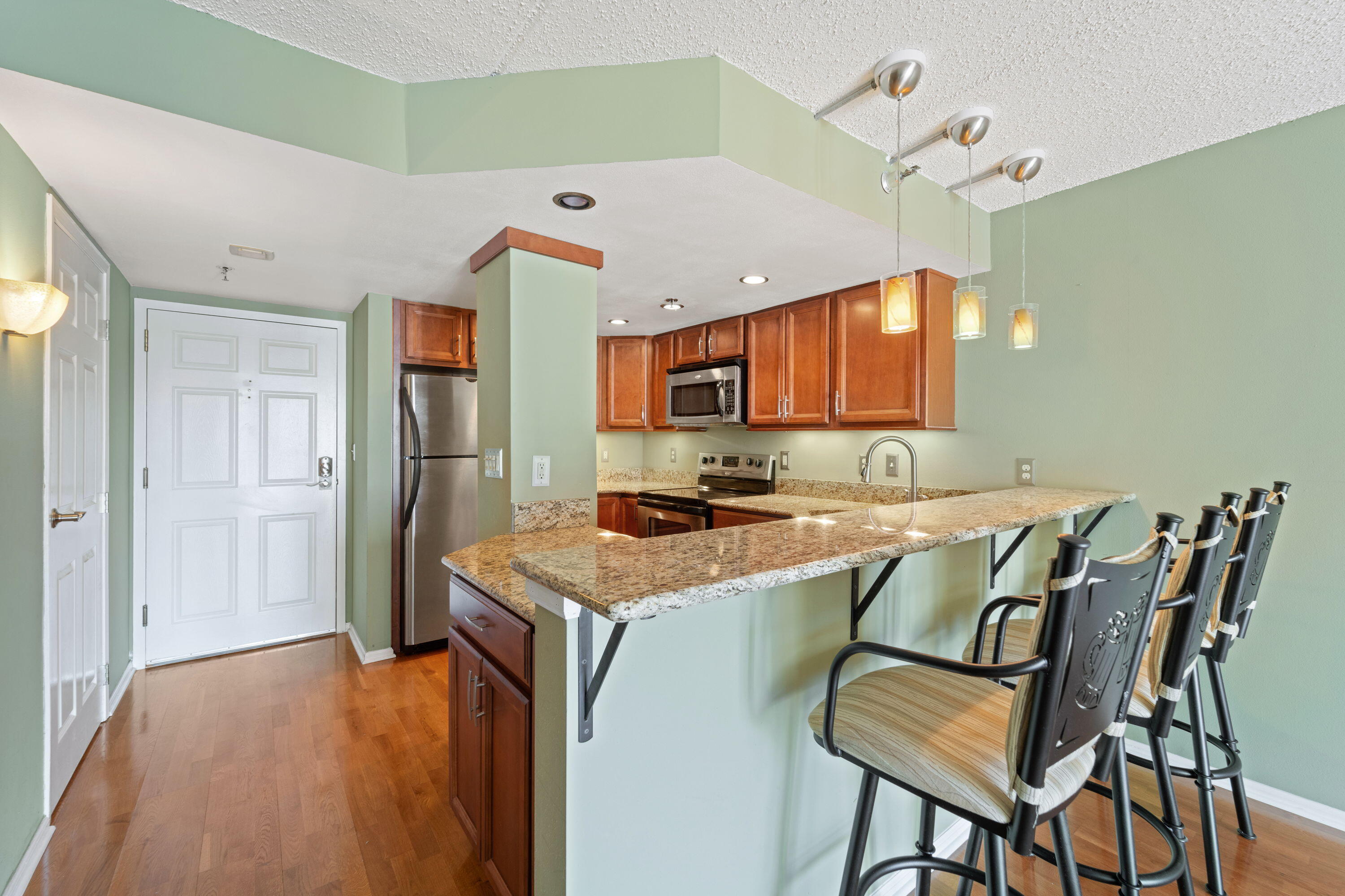Property Photo: 270 E Highland Ave 1044 WI 53202