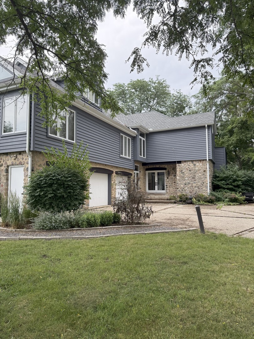 Property Photo:  