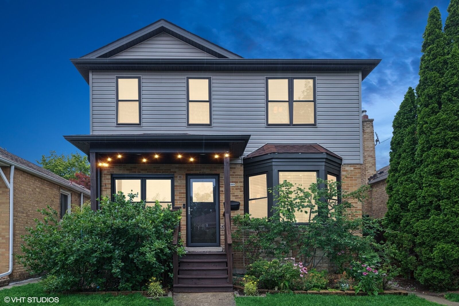 Property Photo: 3109 N Oketo Avenue IL 60707