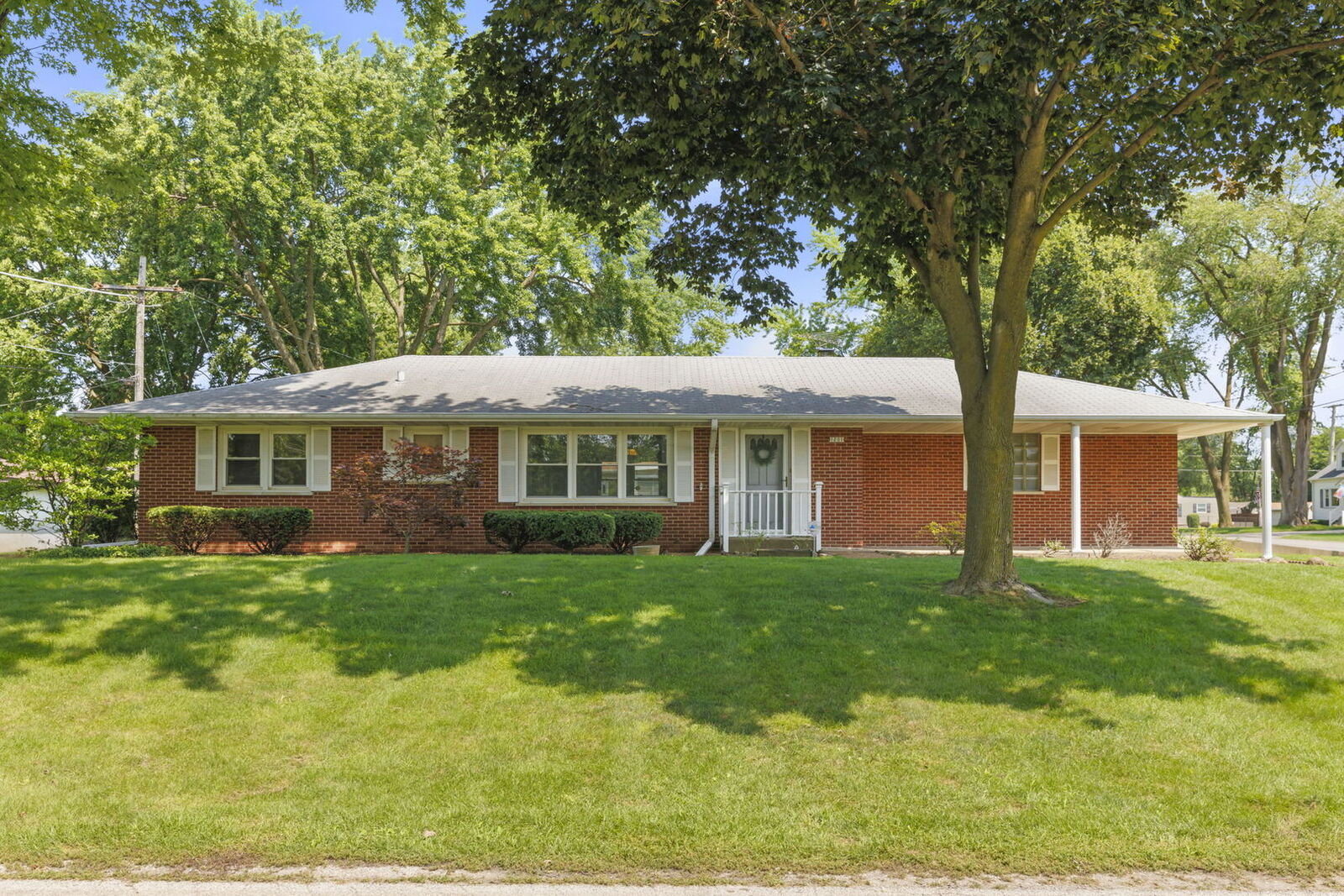Property Photo:  1201 McDonald Avenue  IL 60506 