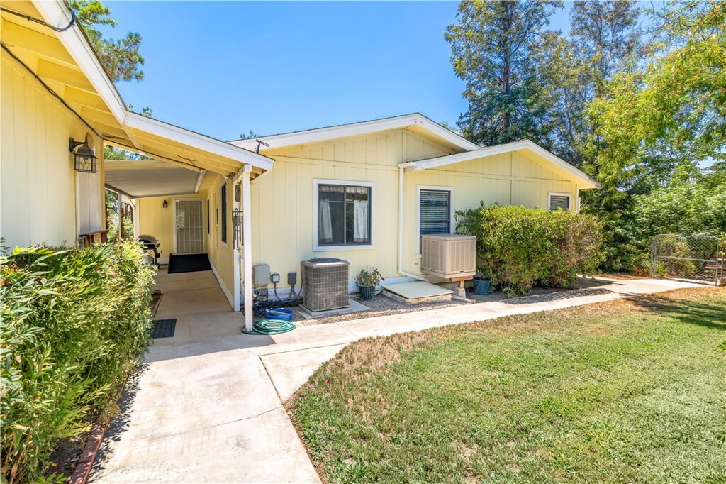 Property Photo: 25195 Jamawag Drive CA 92548