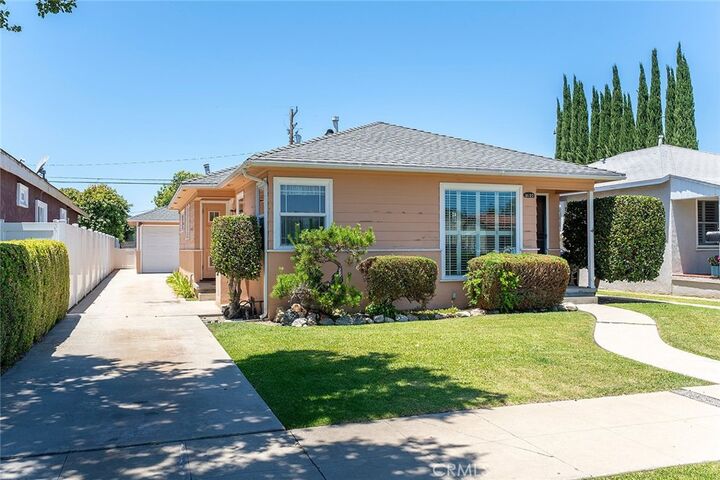 Property Photo:  3133 Cedar Avenue  CA 90806 