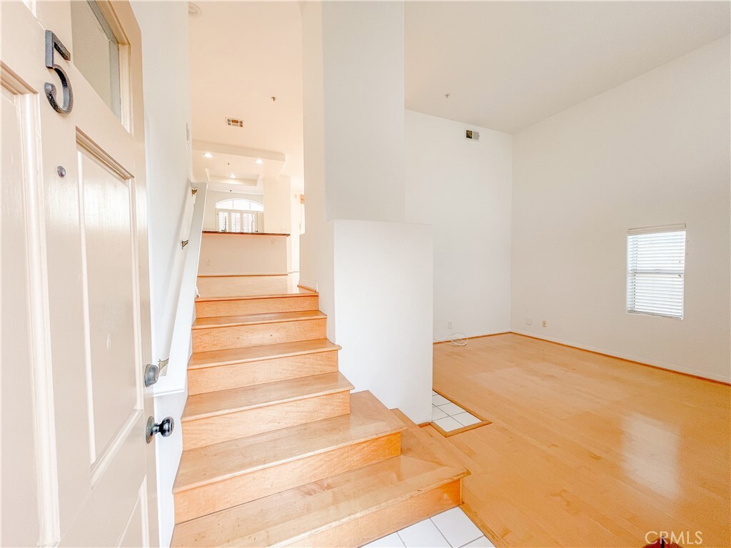 Property Photo:  1628 E Palm Ave 5  CA 90245 