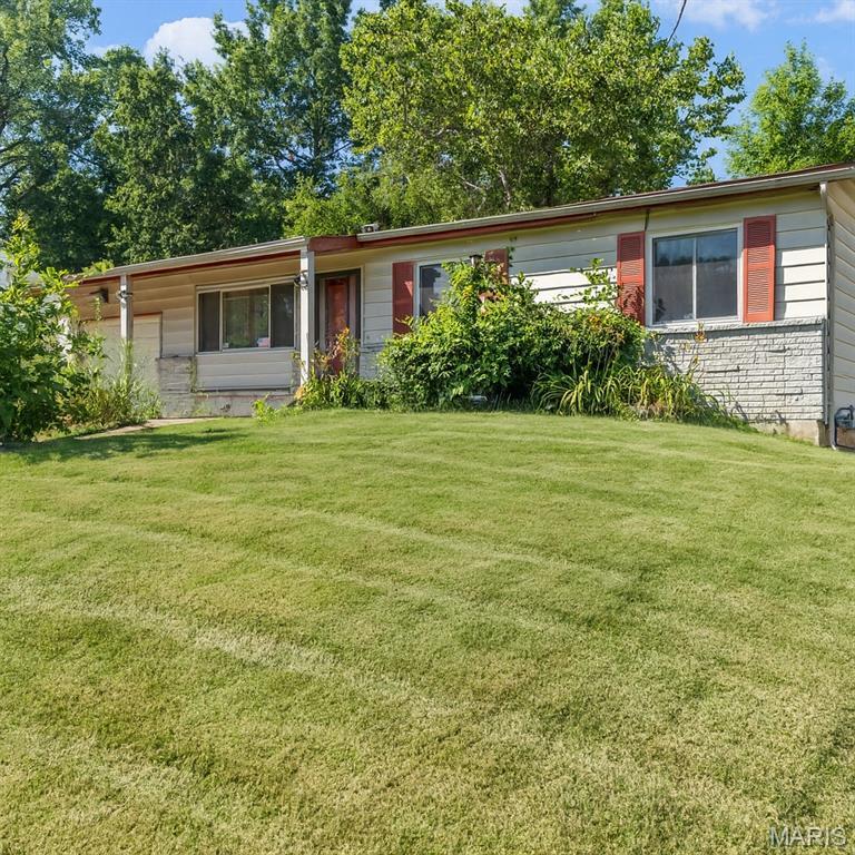 Property Photo: 5311 Grove Avenue MO 63135
