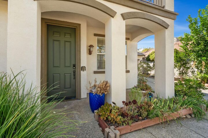 Property Photo:  3 Michelson Court  CA 95835 