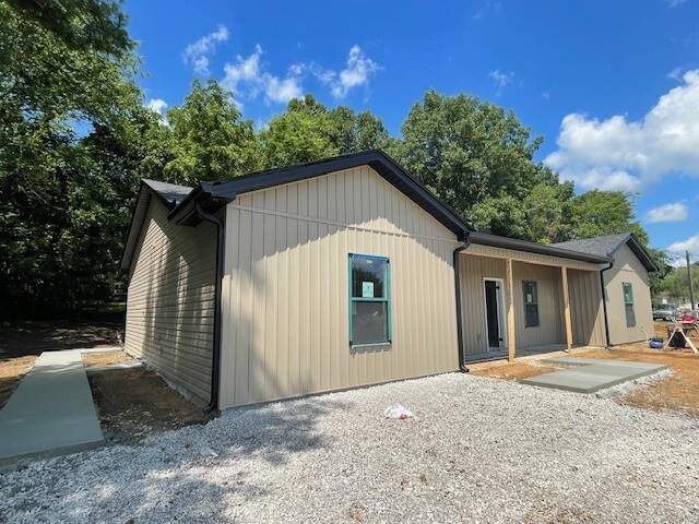 Property Photo: 260 Comstock Rd TN 37160
