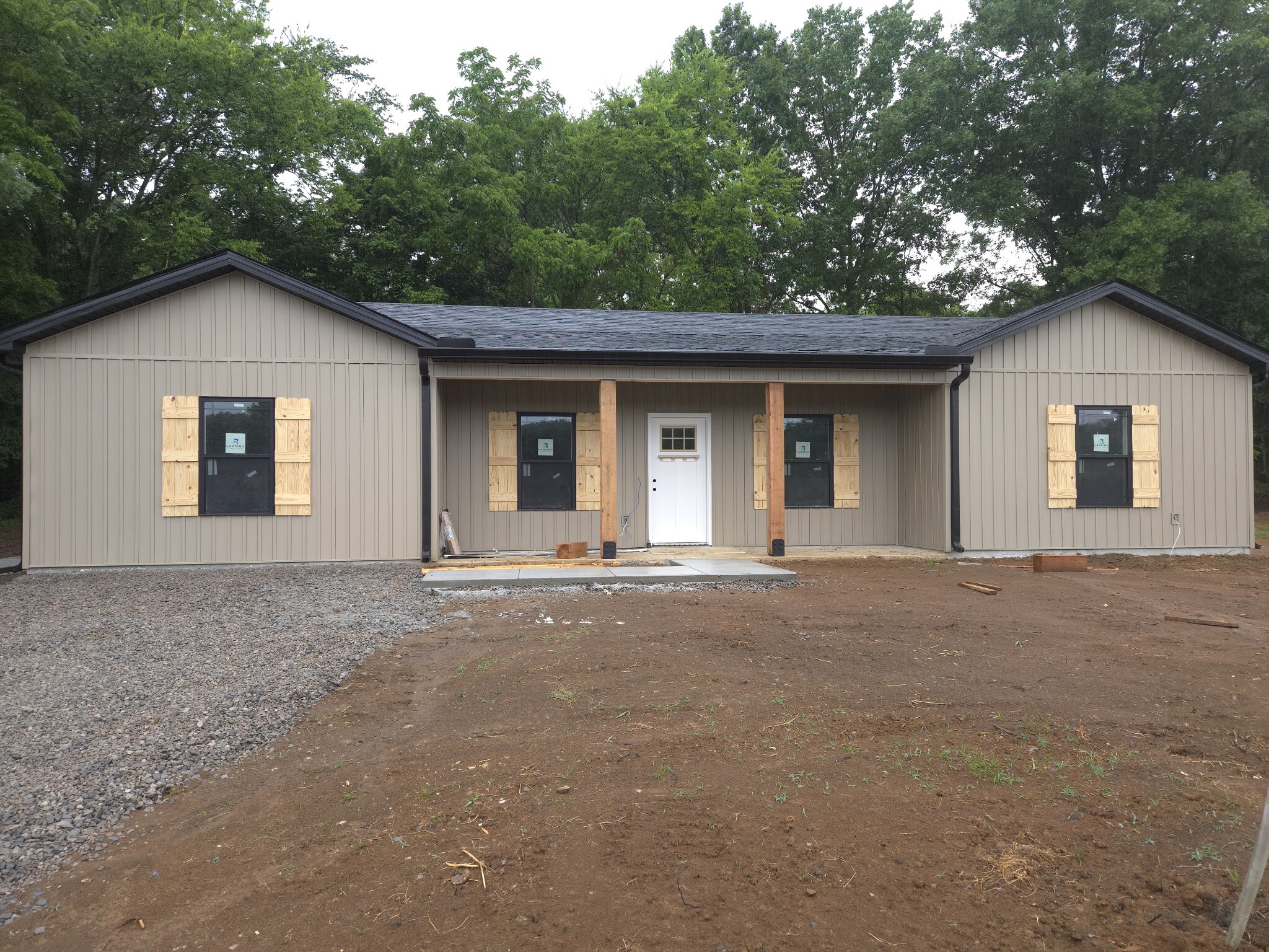 Property Photo: 260 Comstock Rd TN 37160
