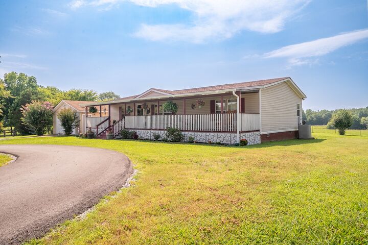 Property Photo: 150 Princess Ct TN 38469
