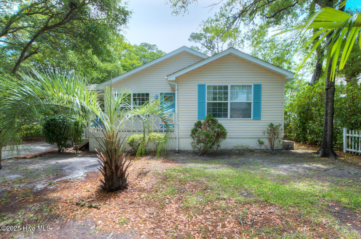 Property Photo: 813 Elizabeth Drive NC 28465