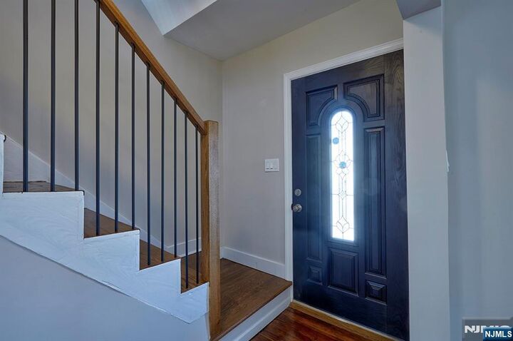 Property Photo:  6 Levitt Avenue  NJ 07621 