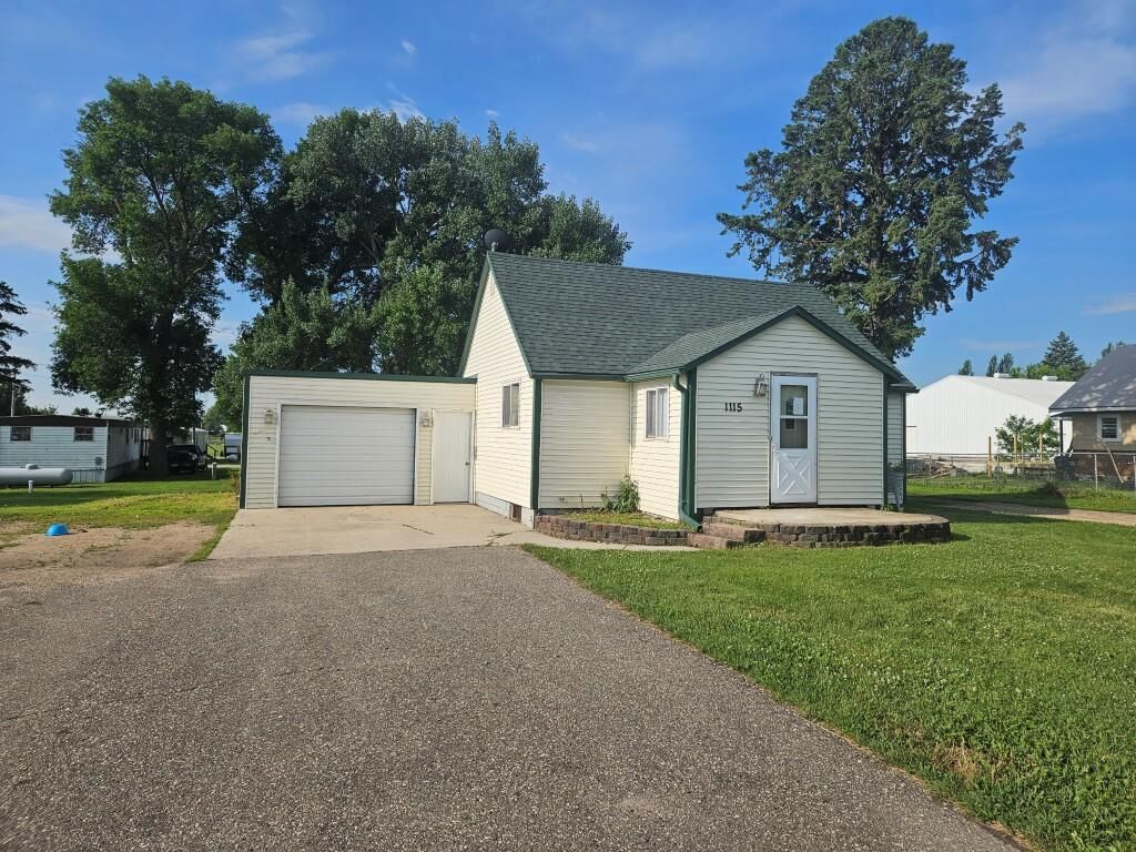 Property Photo:  1115 Highway 79 E  MN 56531 