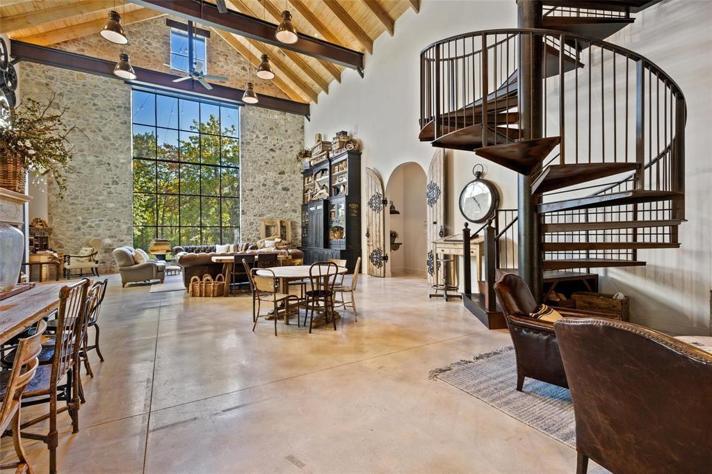 Property Photo: 1500 Lakeview Boulevard TX 76208