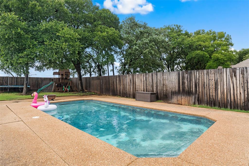 Property Photo:  100 Spring Oak Street  TX 76705 