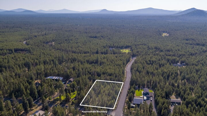 Property Photo: 55015 Tamarack Road OR 97707