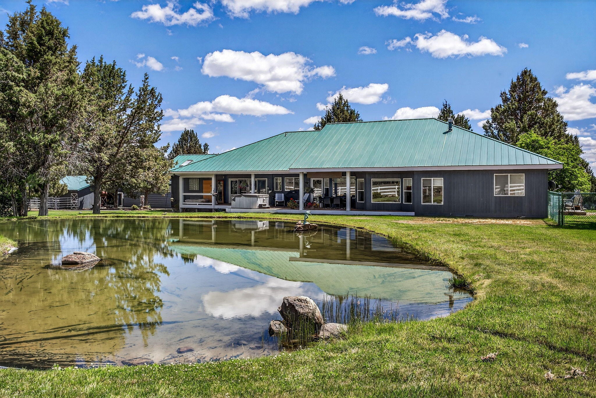 Property Photo: 64629 Horseman Lane OR 97703