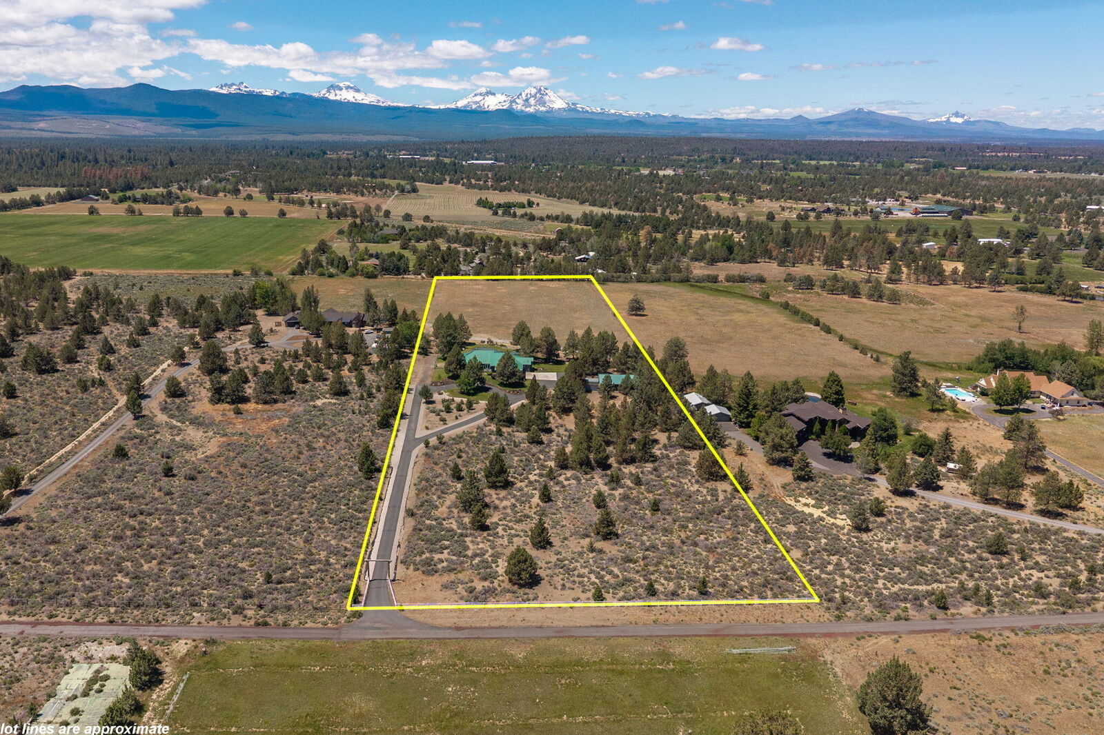 Property Photo:  64629 Horseman Lane  OR 97703 