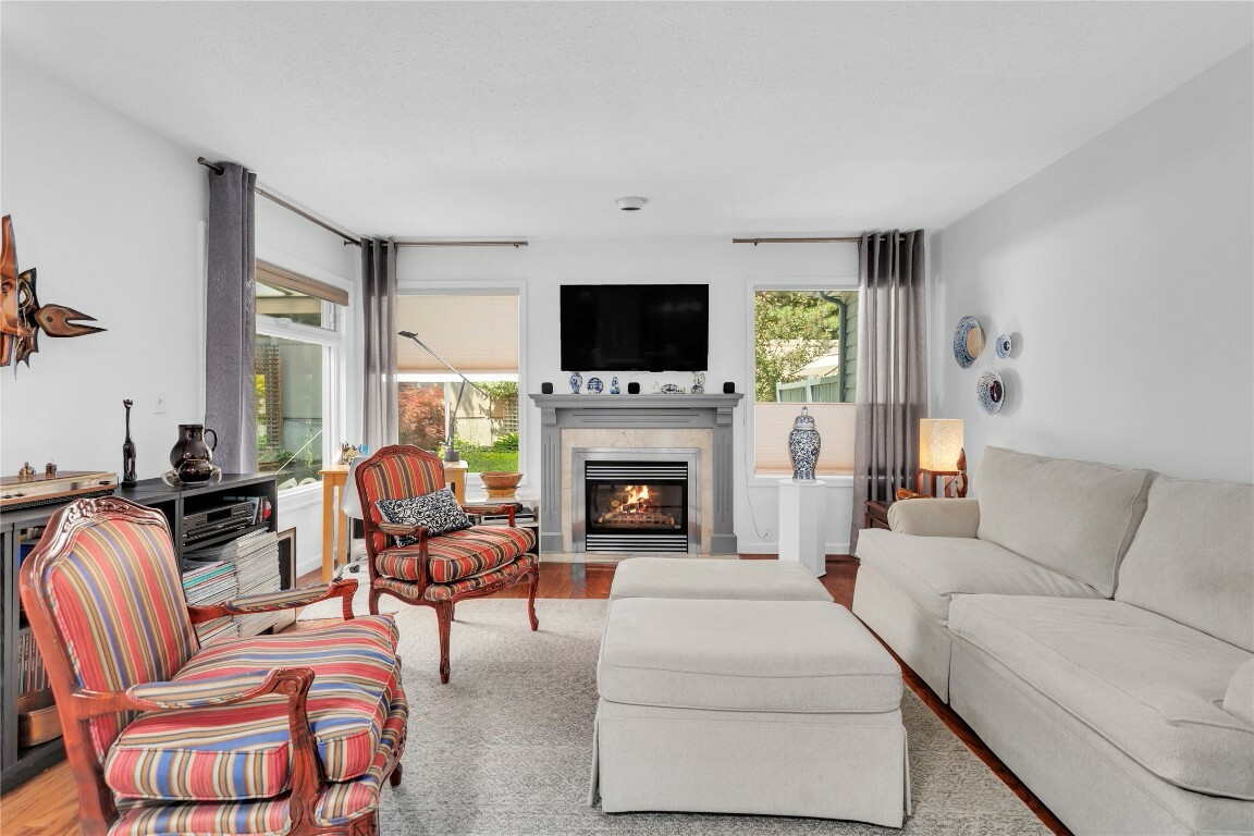 Photo de la propriété: 1530 Kelglen Crescent 2 BC V1Y 6K7