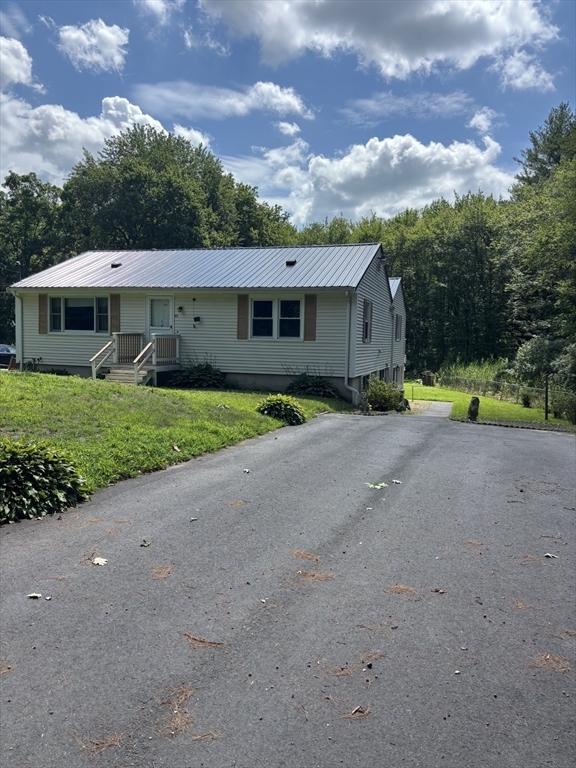 Property Photo:  41 True Rd 1  MA 01952 
