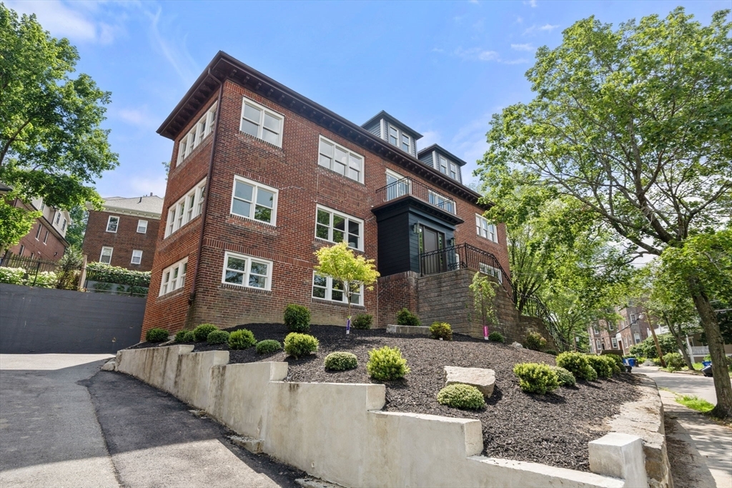 Property Photo: 84 Winthrop 1 MA 02445