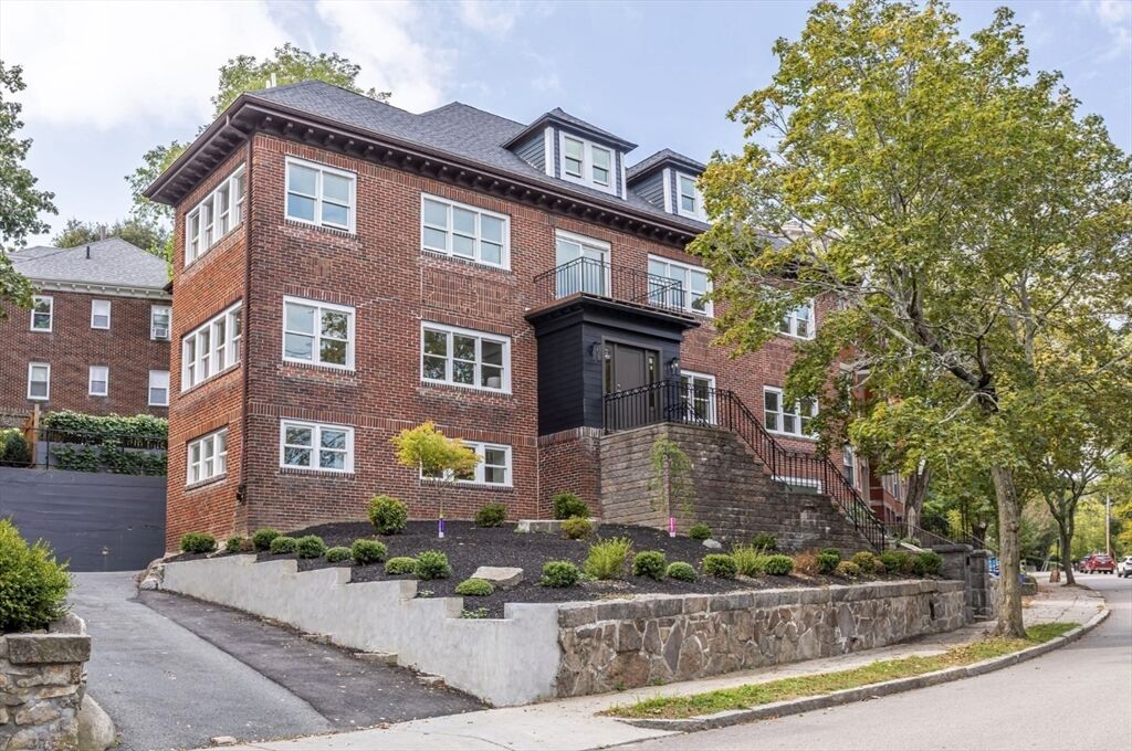 Property Photo:  84 Winthrop 1  MA 02445 