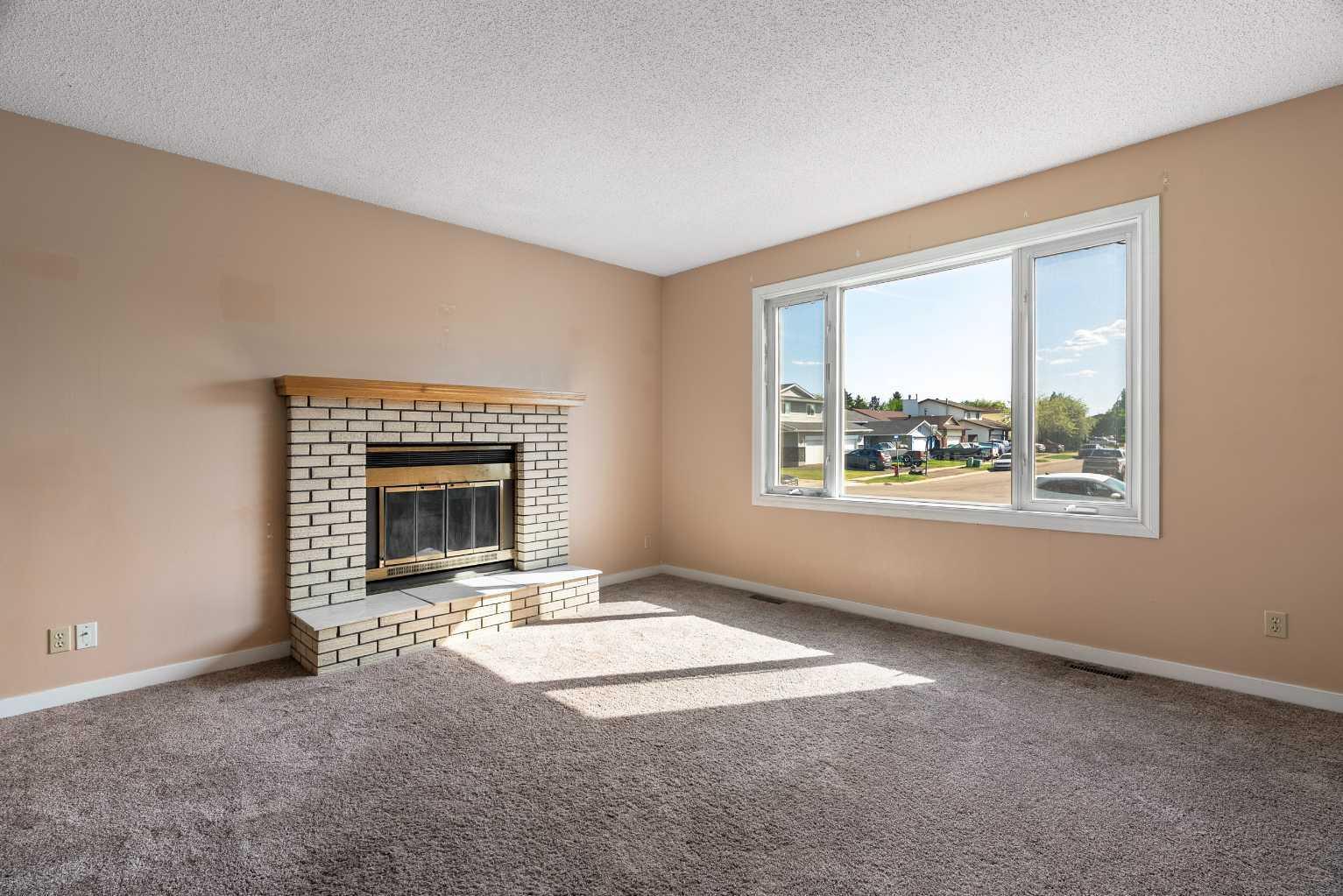 Property Photo: 125 Bacon Place AB T9K 1Z3