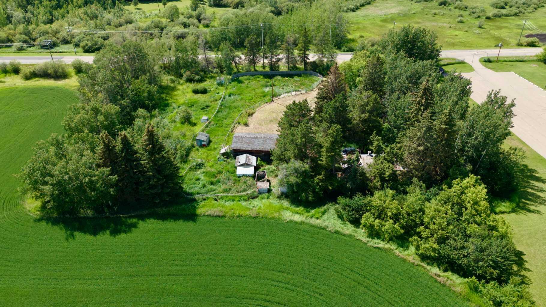 Photo de la propriété: 38541 Range Road 283 AB T4E 0M1