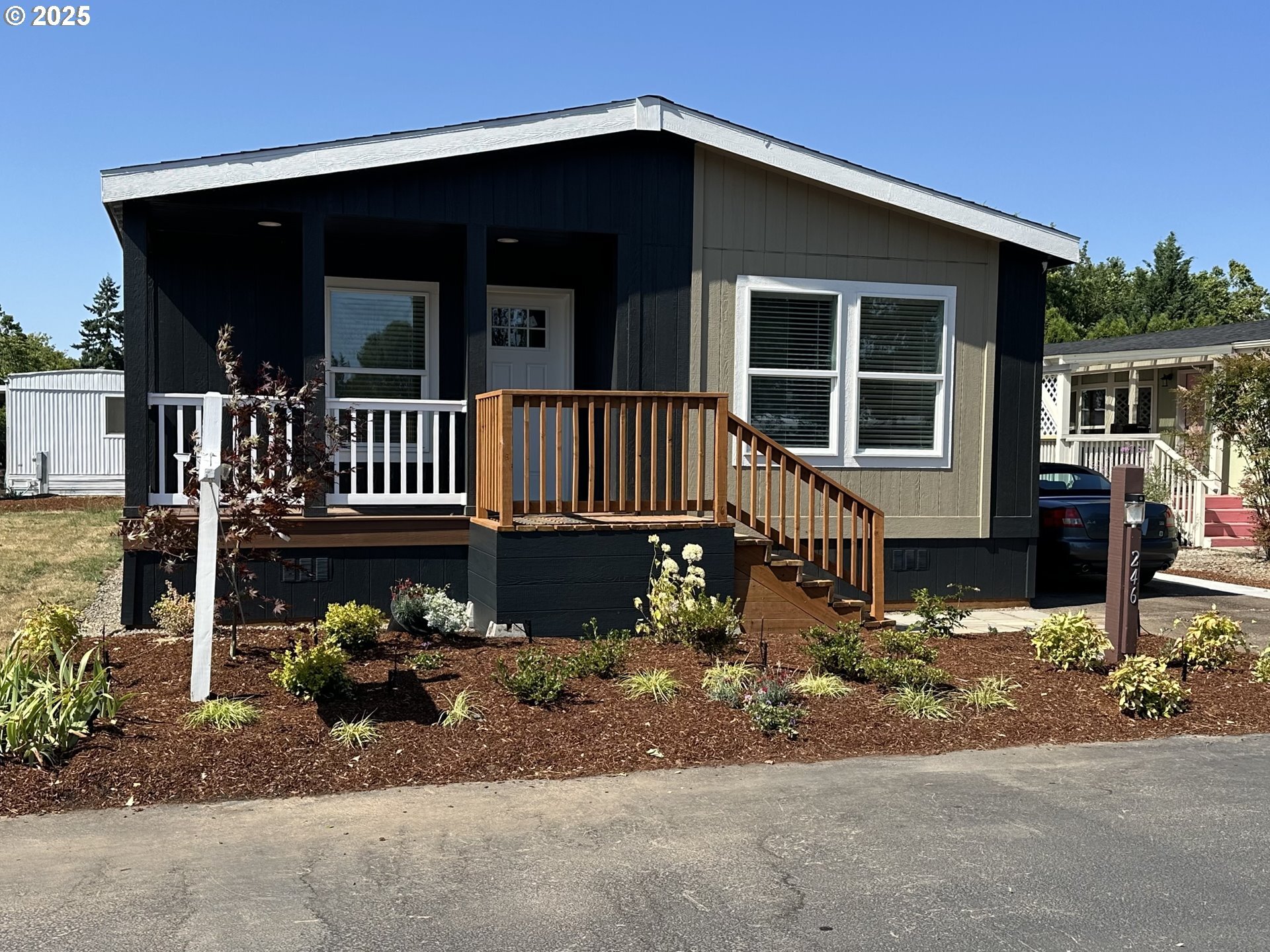 Property Photo: 1400 Candlelight Dr 246 OR 97402