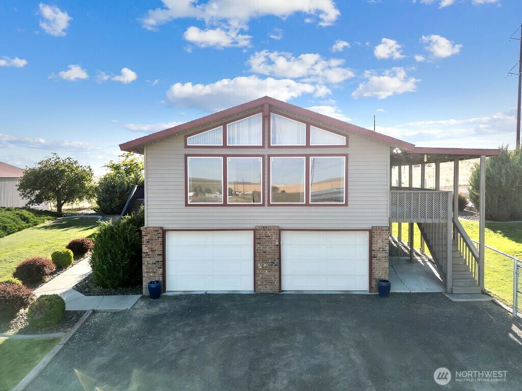 Property Photo: 2 W Johnson Lane WA 99341