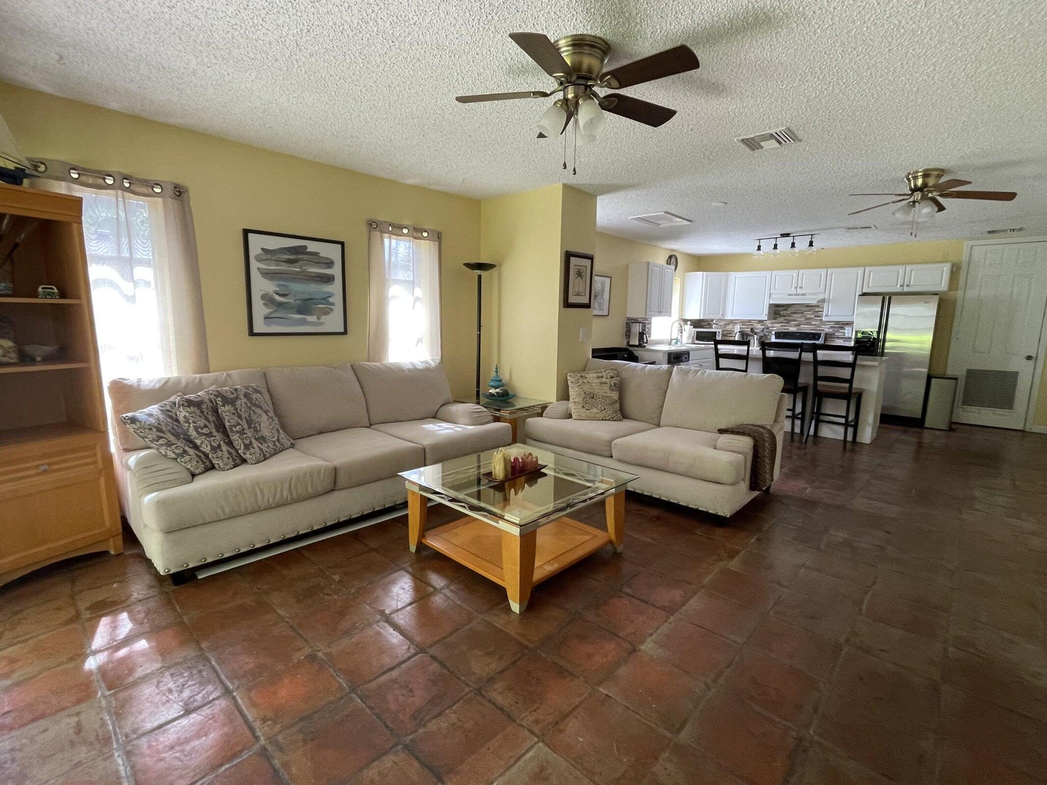 Property Photo: 801 NE 2nd Avenue FL 33444