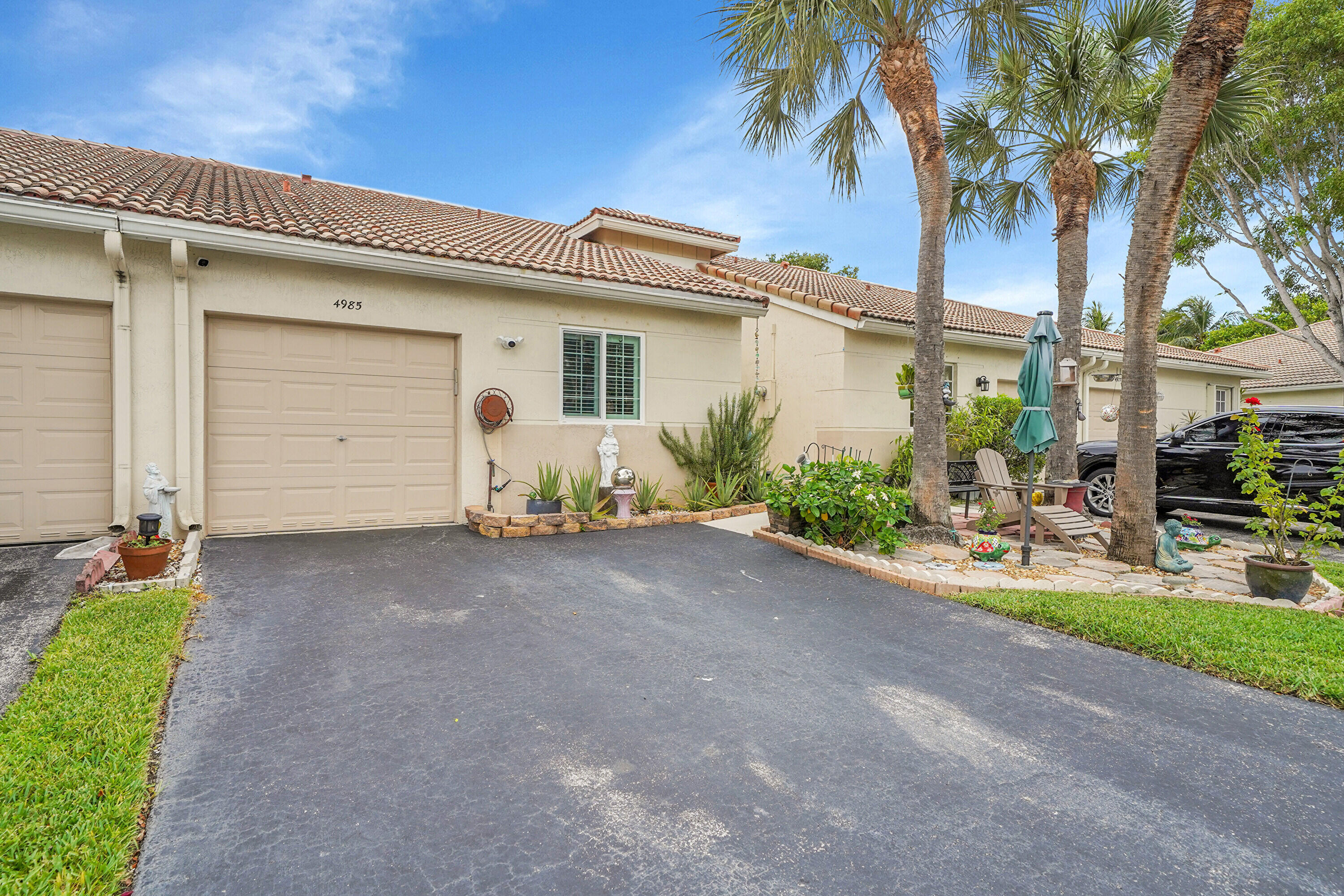 Property Photo: 4985 SW 32nd Terrace FL 33312