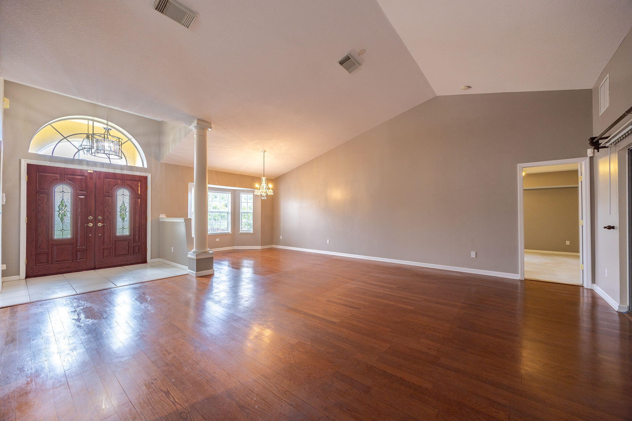 Property Photo: 242 SW Amesbury Ave Avenue FL 34953