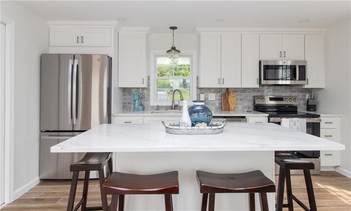 Property Photo:  103 Saltaire Avenue  RI 02882 