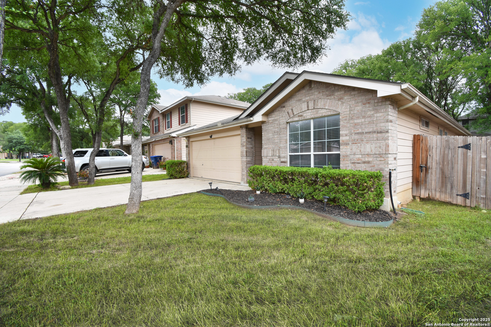 Property Photo: 15842 Manes Grv TX 78247